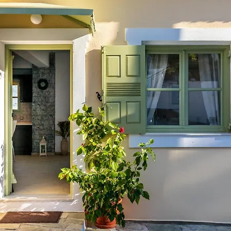 Hébergement de vacances Karavos House